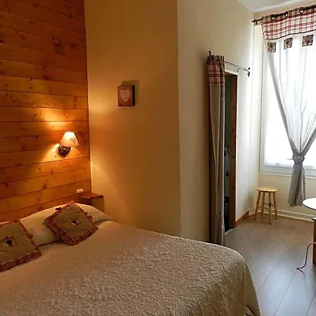 Hotel Du Mont Blanc 2*